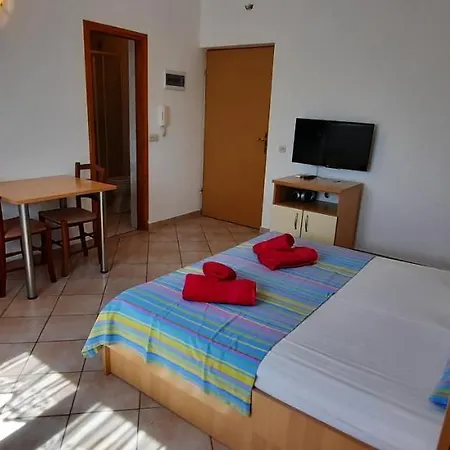 Dada Apartment Turanj